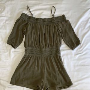 Purple Snow Olive Green Off-the-Shoulder Romper Size M